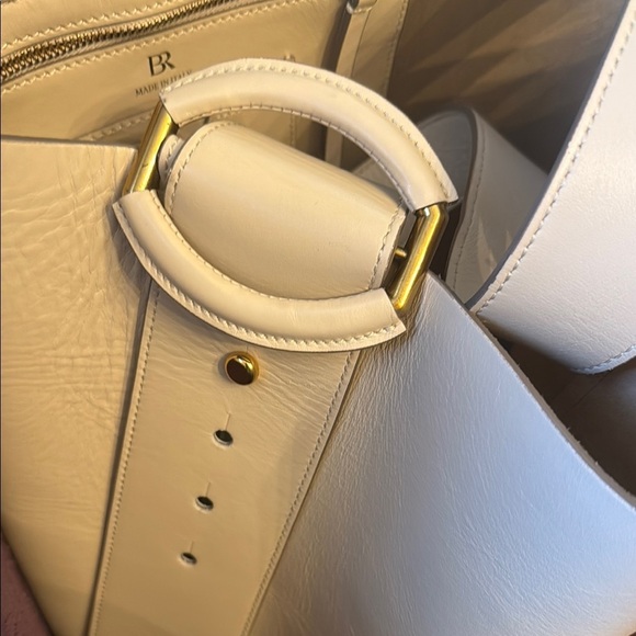 Banana Republic large cream bucket Bag/ tote - Picture 3 of 13